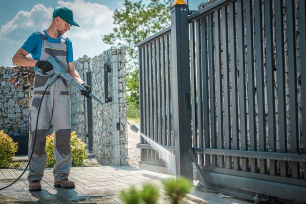 Best Driveway Pressure Washing  in Des Moines, WA